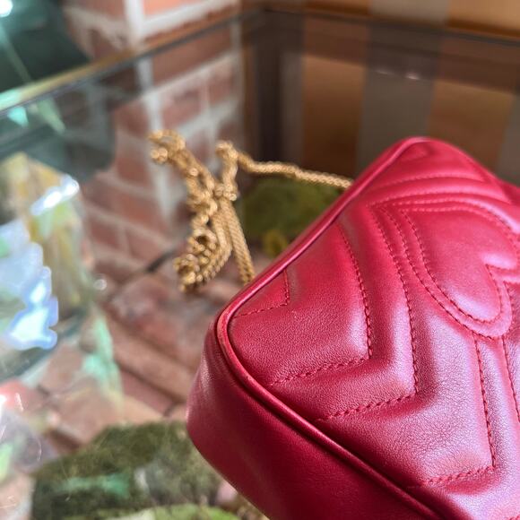 GUCCI GG Marmont Super Mini Red Chevron Leather Crossbody Bag - Picture 12 of 15